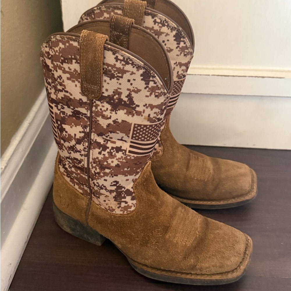 Ariat Tan Leather Cowboy Boots